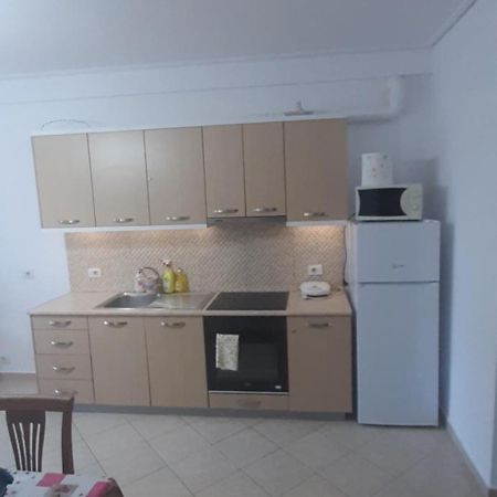 Meni'S Family Apartament Sarandë Exteriör bild
