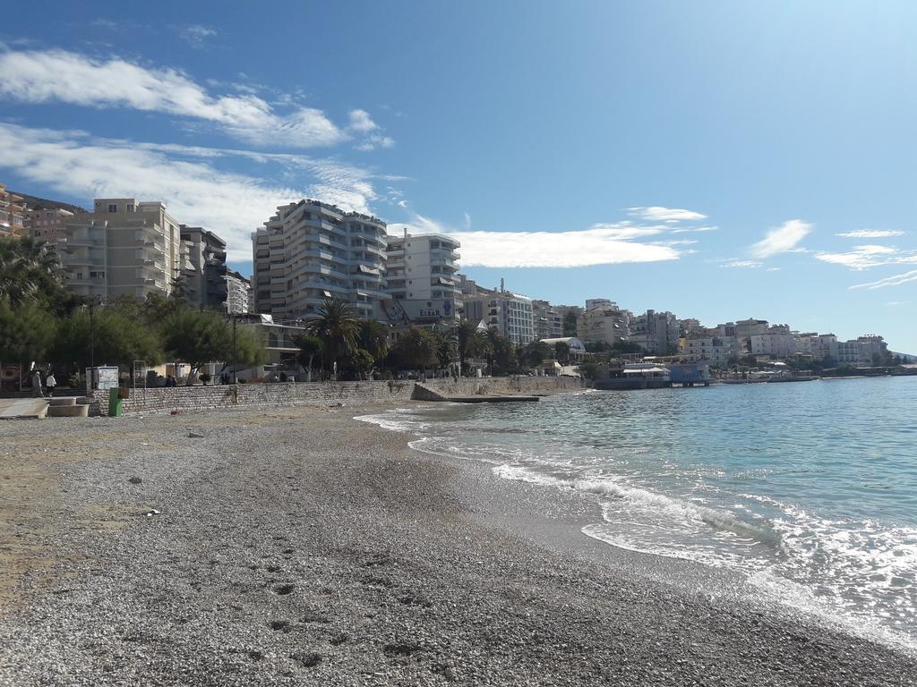 Meni'S Family Apartament Sarandë Exteriör bild