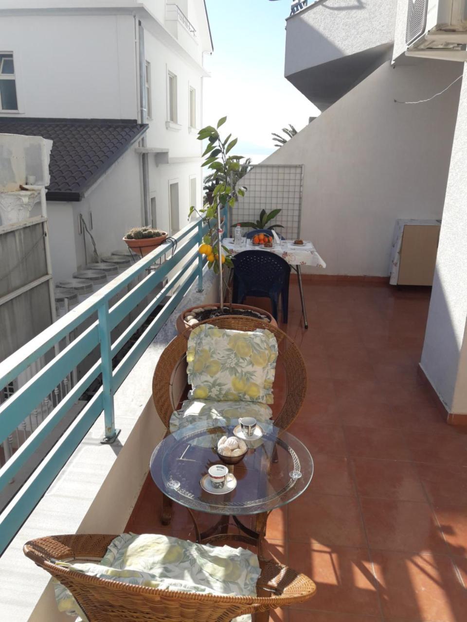 Meni'S Family Apartament Sarandë Exteriör bild